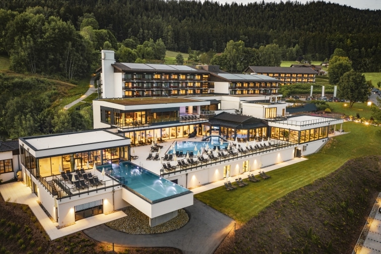 key-visual-hotel-sonnenhof-lam-768x512