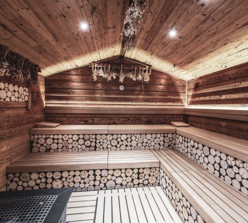 Außen-Kraeutersauna im Hotel Sonnenhof in Lam