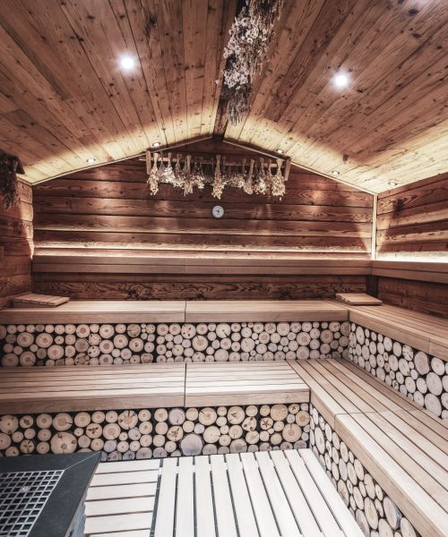 Außen-Kraeutersauna im Hotel Sonnenhof in Lam
