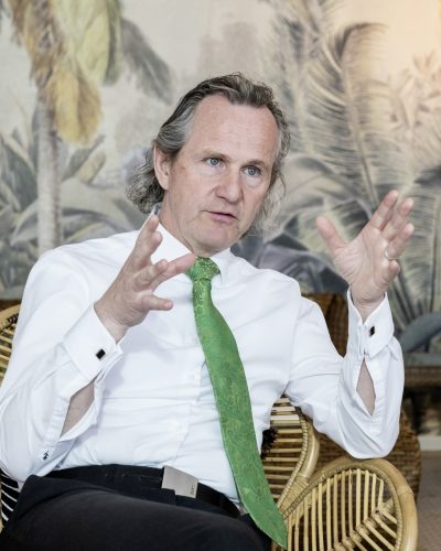 Direktor, Leitung, Gastgeber