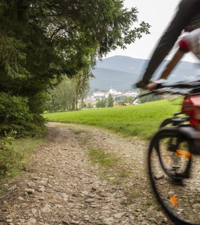 mit-dem-e-bike-in-den-urlaub-hotel-sonnenhof-lam-scaled.jpg mit-dem-e-bike-in-den-urlaub-hotel-sonnenhof-lam-scaled.jpg