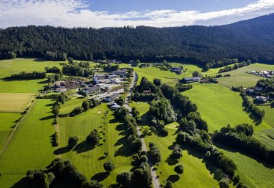 panorama-golfplatz-sonnenhof-lam-scaled.jpg