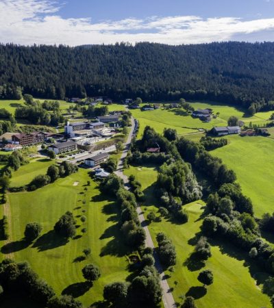 panorama-golfplatz-sonnenhof-lam-scaled.jpg