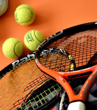 tennisausruestung-verleih-im-hotel-sonnenhof.jpg tennisausruestung-verleih-im-hotel-sonnenhof.jpg