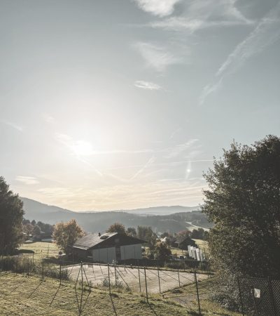 tennisplatz-mit-panorama-im-bayerischen-wald-hotel-sonnenhof-lam-scaled.jpeg tennisplatz-mit-panorama-im-bayerischen-wald-hotel-sonnenhof-lam-scaled.jpeg