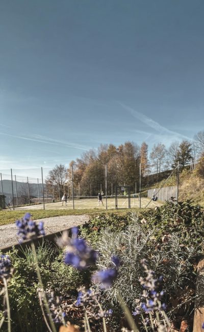 Tennisurlaub im Hotel Sonnenhof Lam_Tennisspielen im Bayerischen Wald
